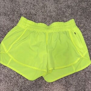 Lululemon track that low rise short